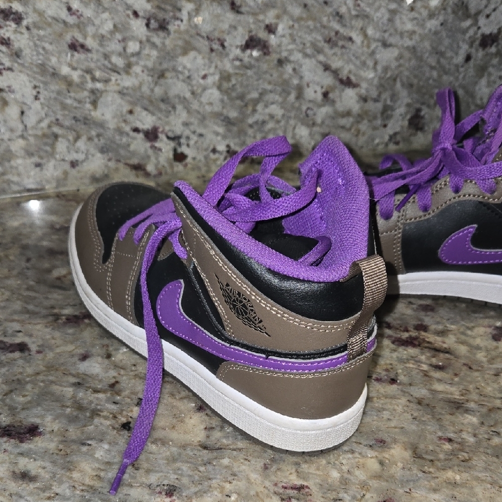 Nike Kids Sneakers in Purple and Brown - Picture 7 of 7